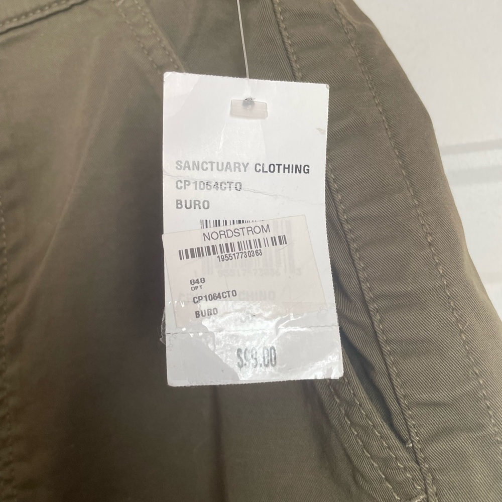 Sanctuary woman’s Olive Cargo Pants, button fly, 30waist - Picture 2 of 4